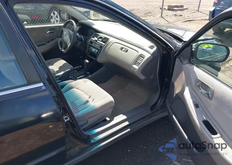 1998 Honda Accord Lx z USA, uszkodzony, nr VIN 1HGCG5646WA010729